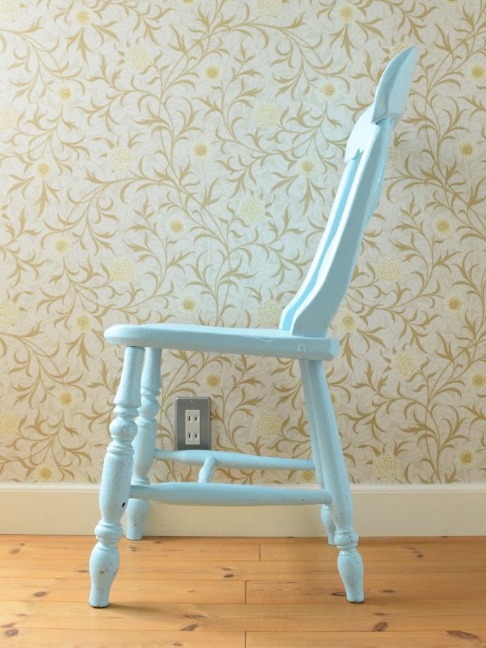 アンティークチェアの横顔