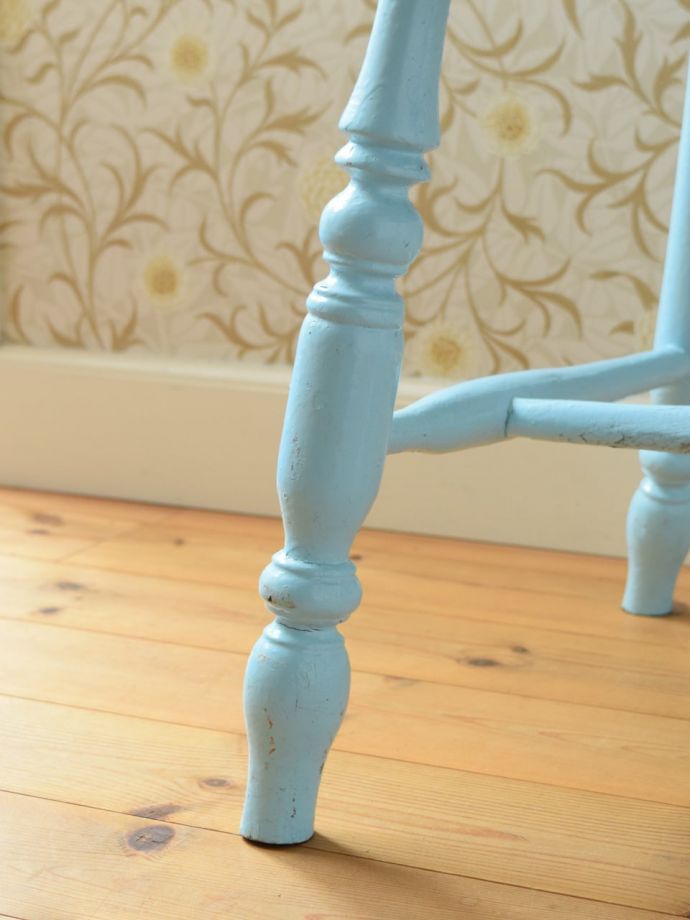 アンティークチェアの脚