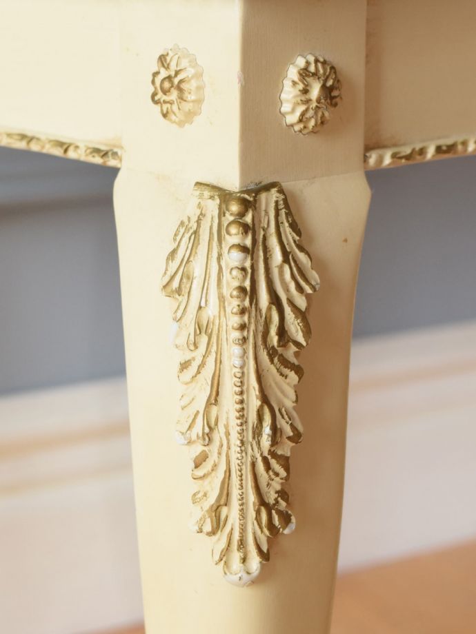 スツールの装飾