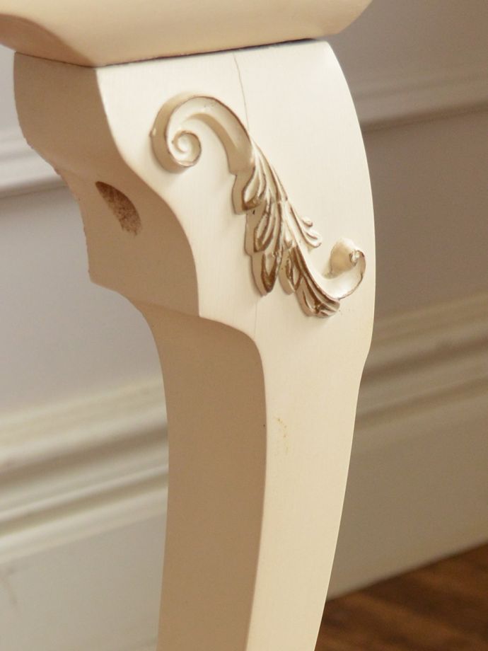 スツールの装飾