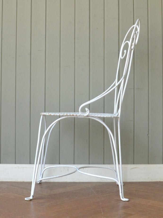 ガーデンチェアの側面