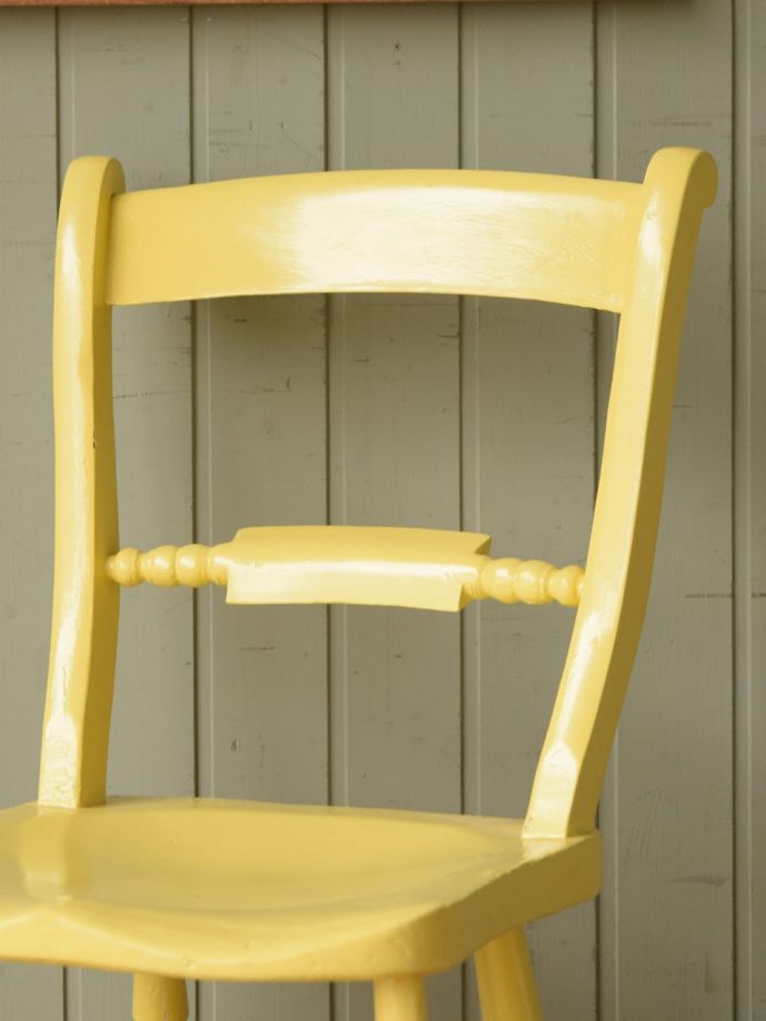 アンティークチェアの背もたれ