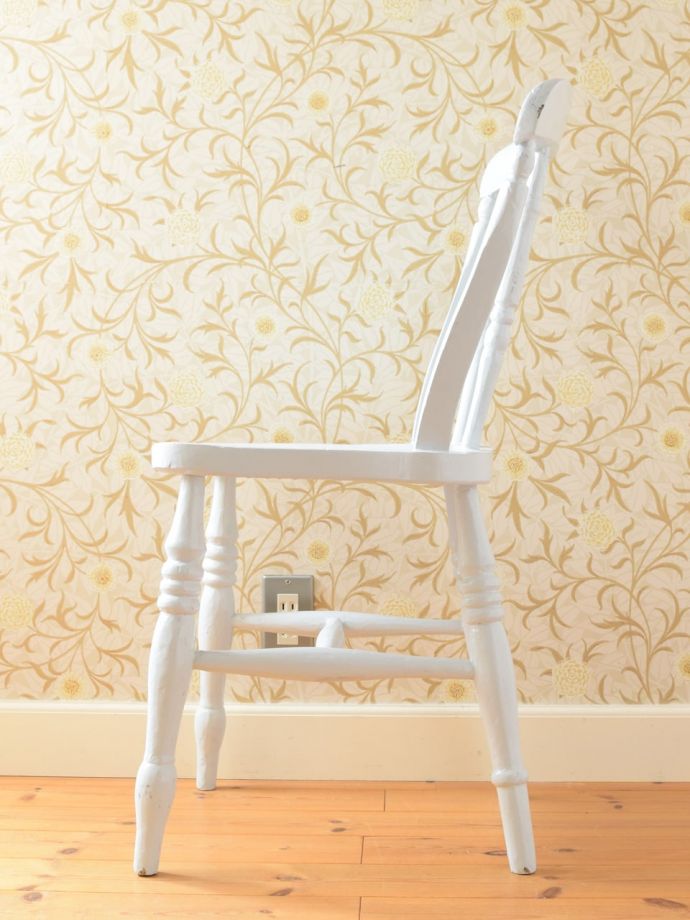 アンティークチェアの横顔