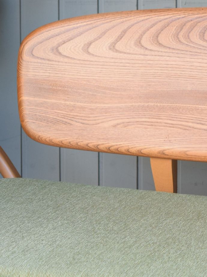 アーコールソファの背もたれ