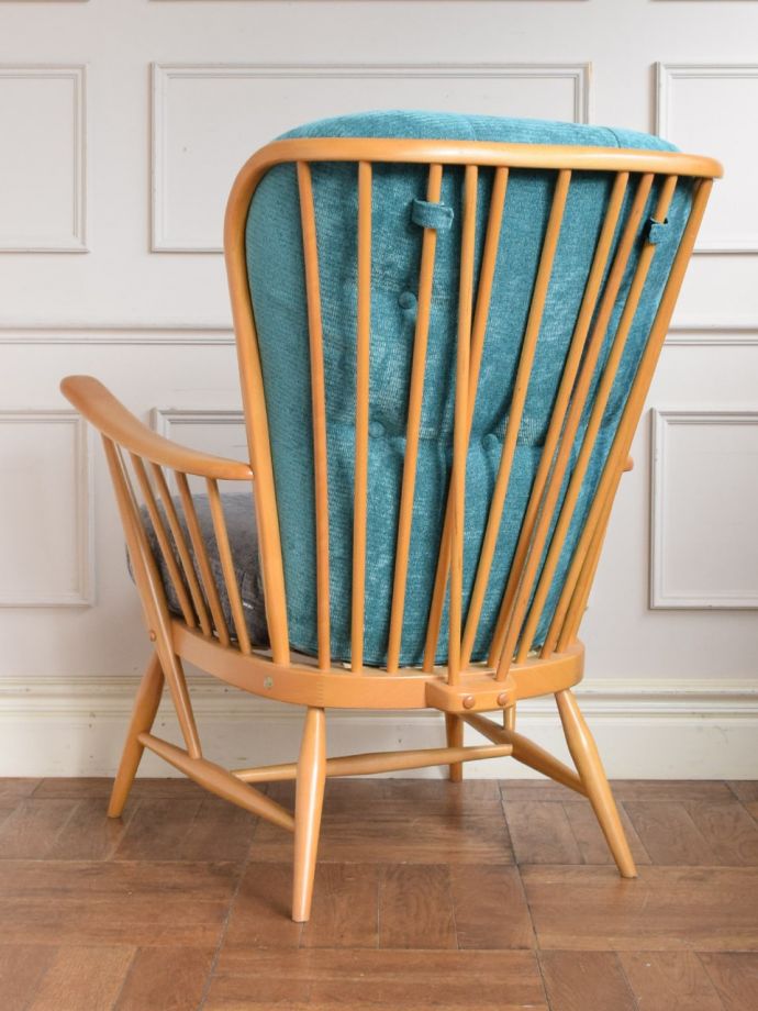 パーソナルチェアの後ろ姿