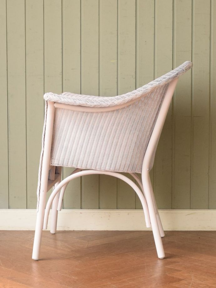 ロイドルームチェアの側面