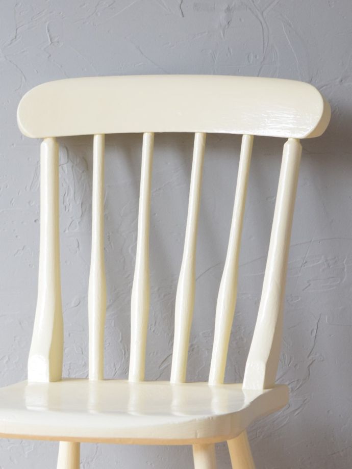 アンティークチェアの背もたれ