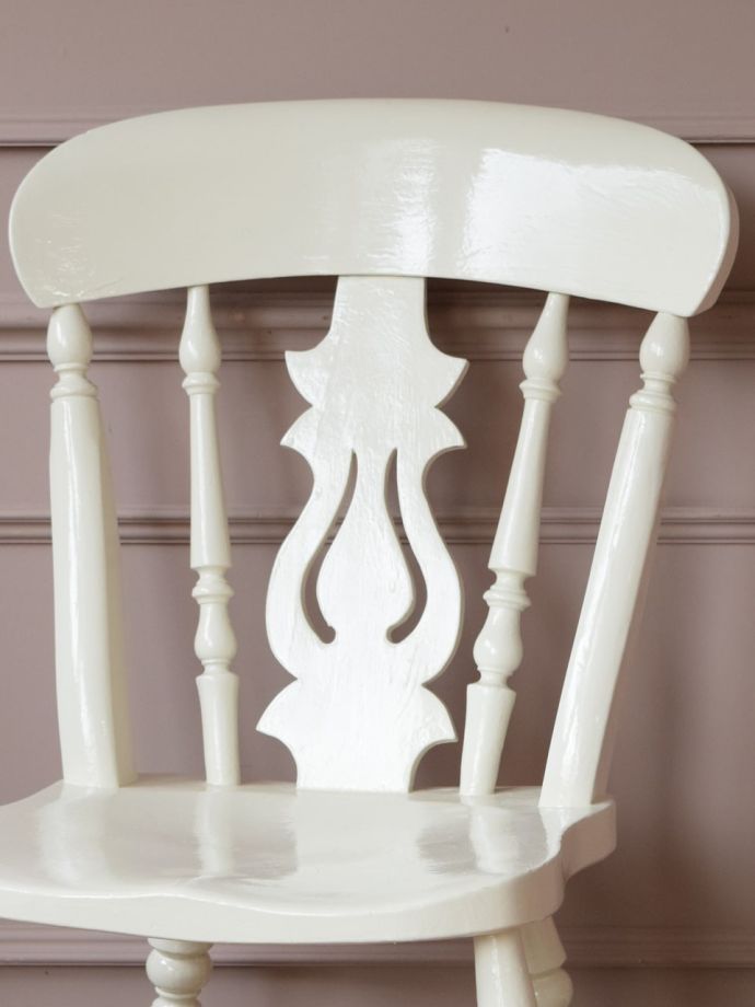 アンティークチェアの背もたれ