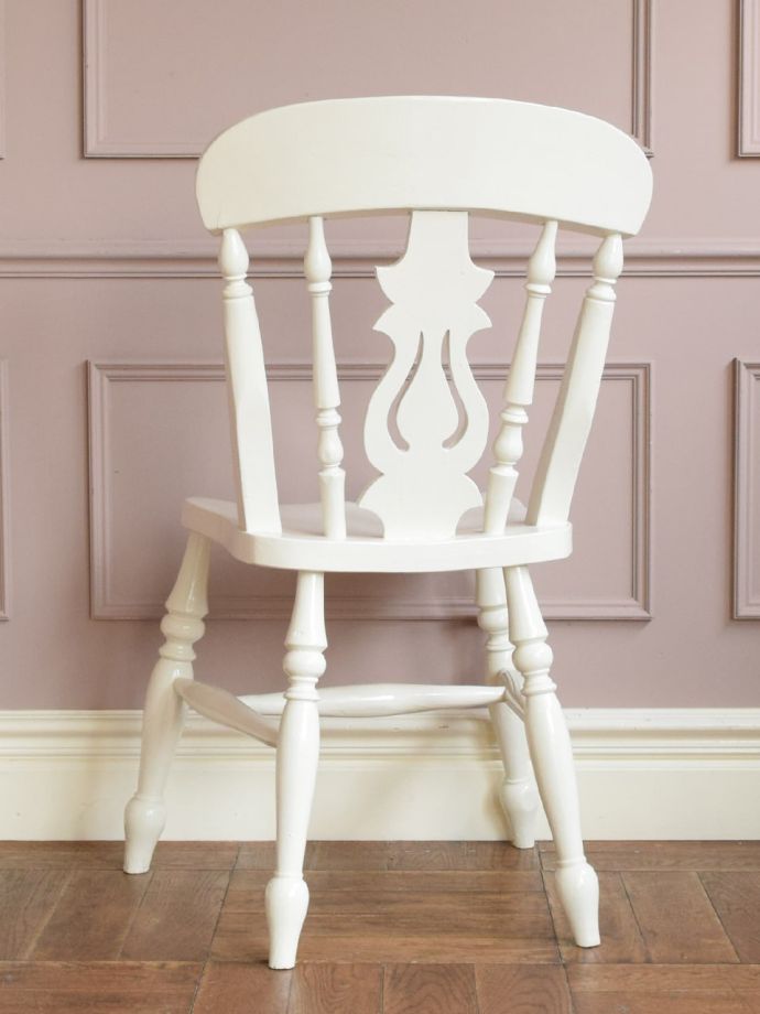 アンティークチェアの後ろ姿