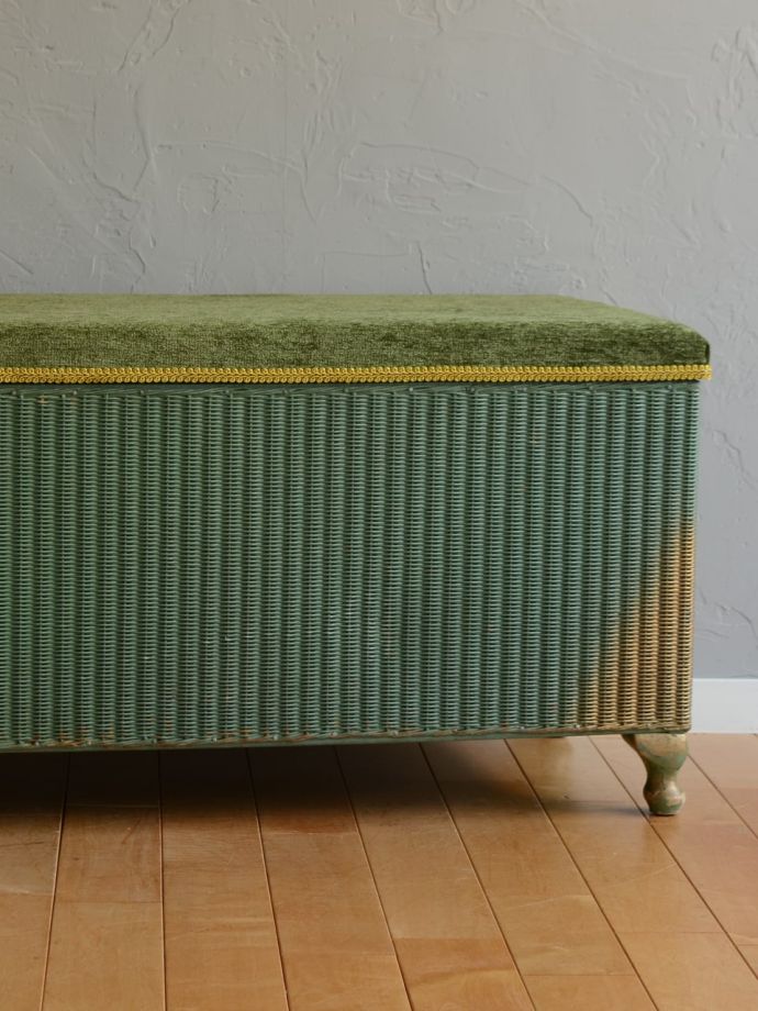 ロイドルームベンチの色