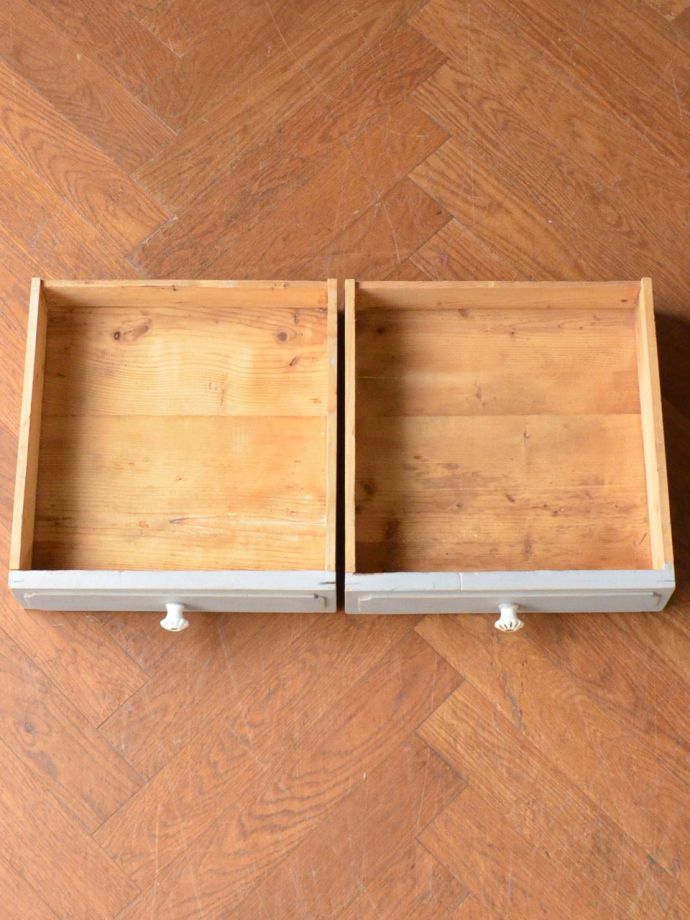 アンティーク家具の引出し
