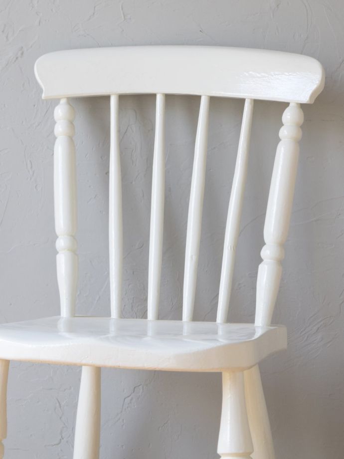 英国アンティークのウィンザーチェア、白いペイントのアンティークの