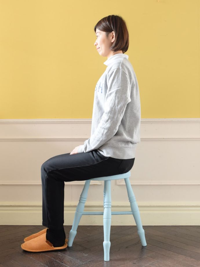 アンティークスツールの側面