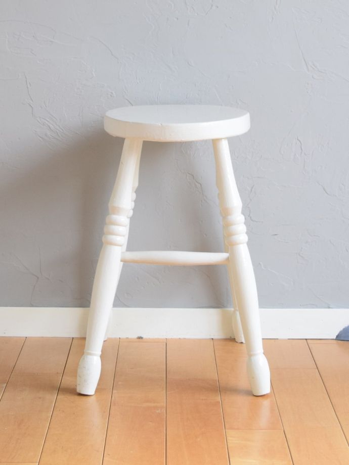 アンティークスツールの側面