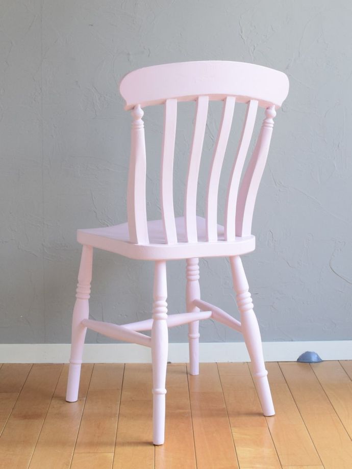 アンティークチェアの後ろ姿