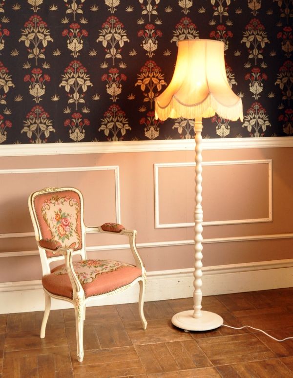 ピンク色の布シェードが可愛い照明、アンティークのフロアランプ(d-998