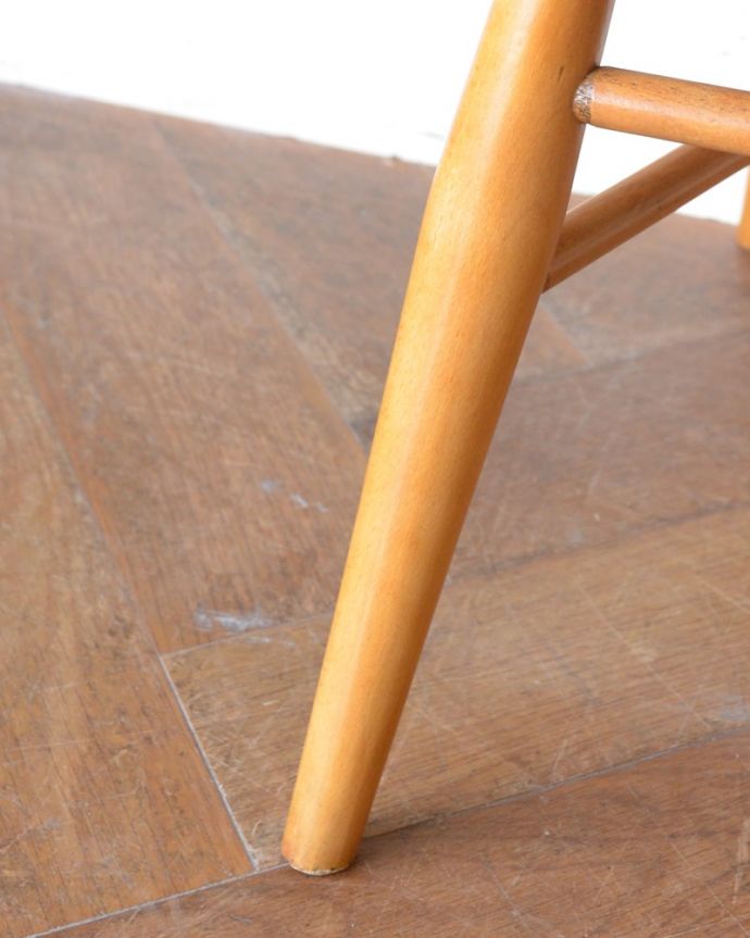 アンティークチェアの脚