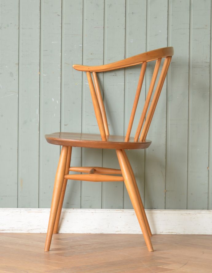 アーコールチェアの側面