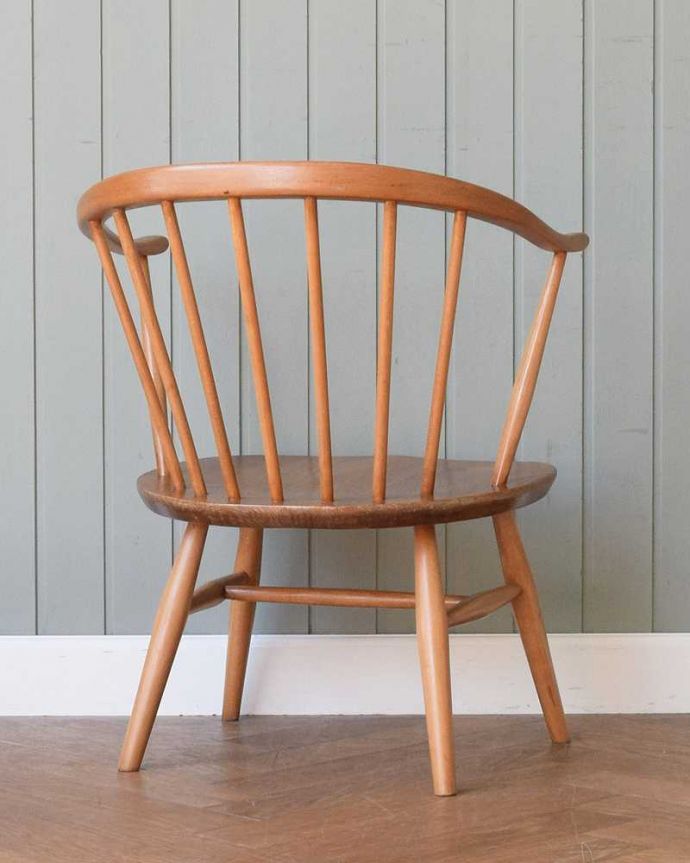 アーコールチェアの後ろ姿