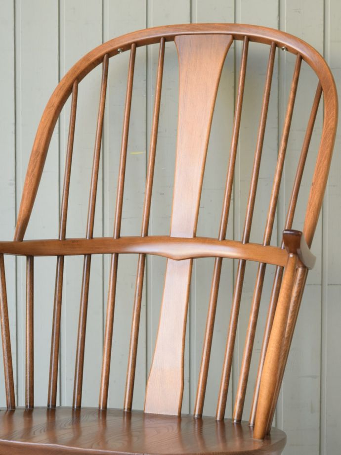 アーコールチェアの背もたれ