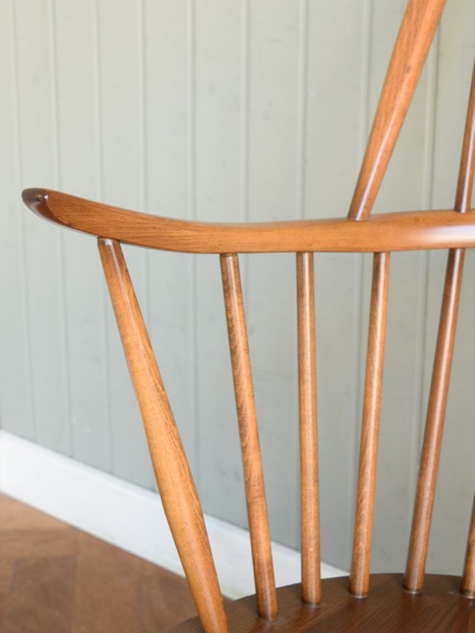 アーコールチェアの肘掛け