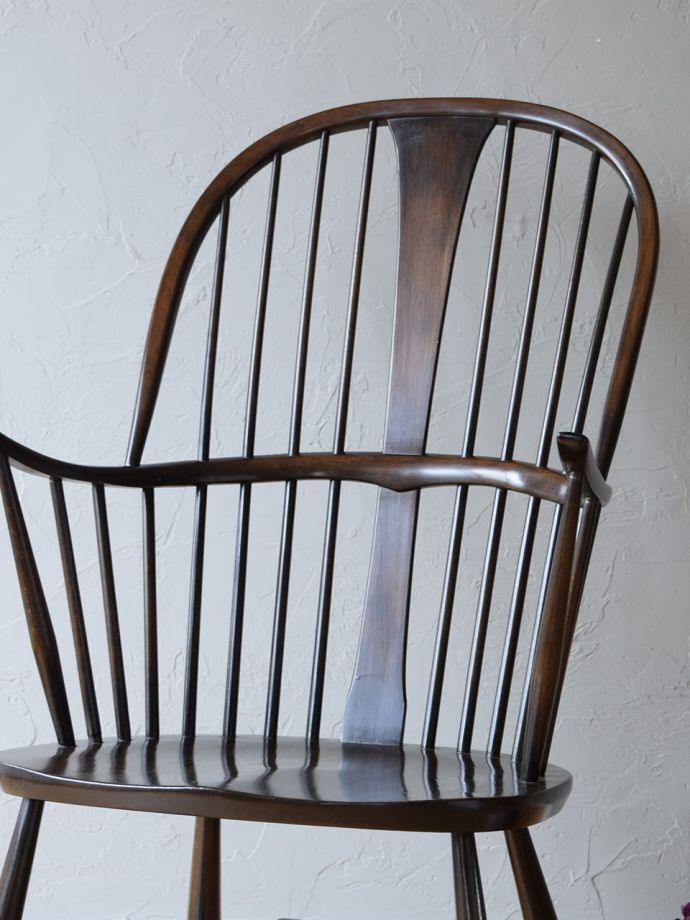 アーコールチェアの背もたれ