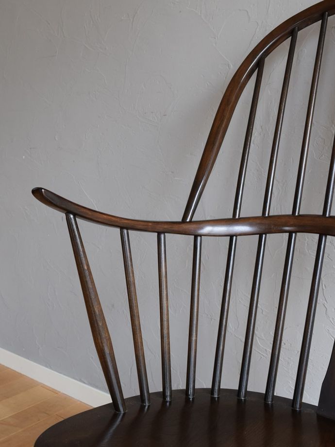 アーコールチェアの肘掛け