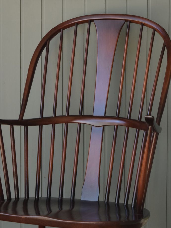 アーコールチェアの背もたれ