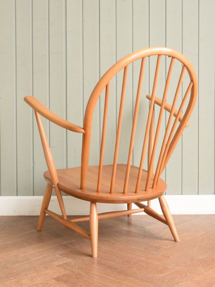 アーコールチェアの後ろ姿