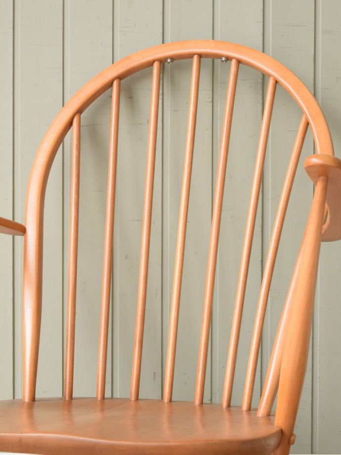 アーコールチェアの背もたれ