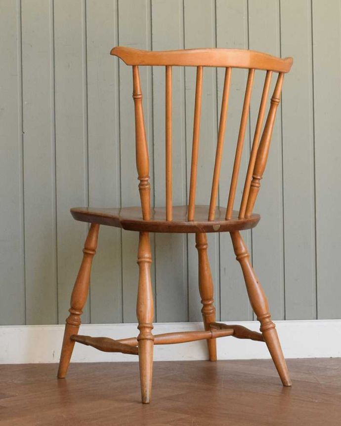 アーコールチェアの後ろ姿