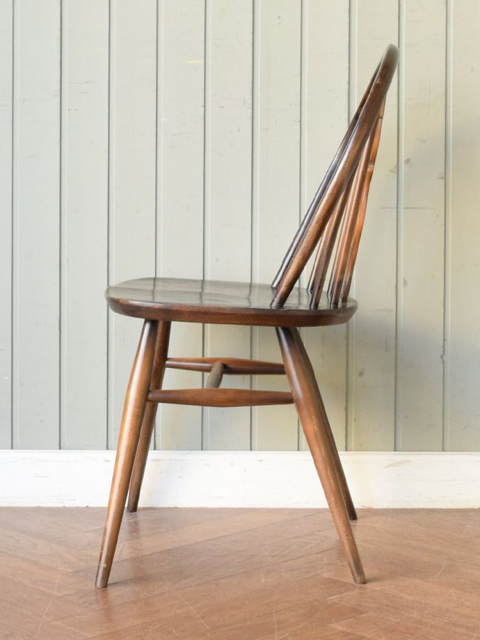 アーコールチェアの側面