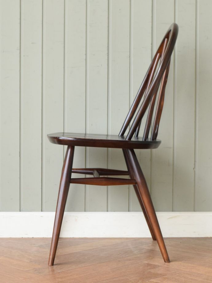 アーコールチェアの側面