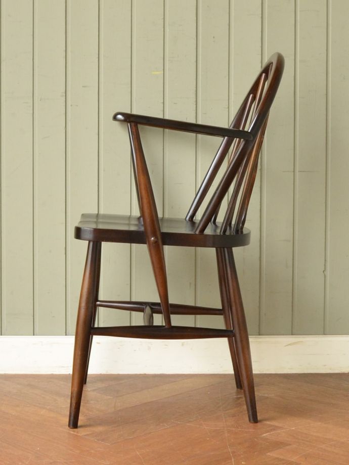 アーコールチェアの側面