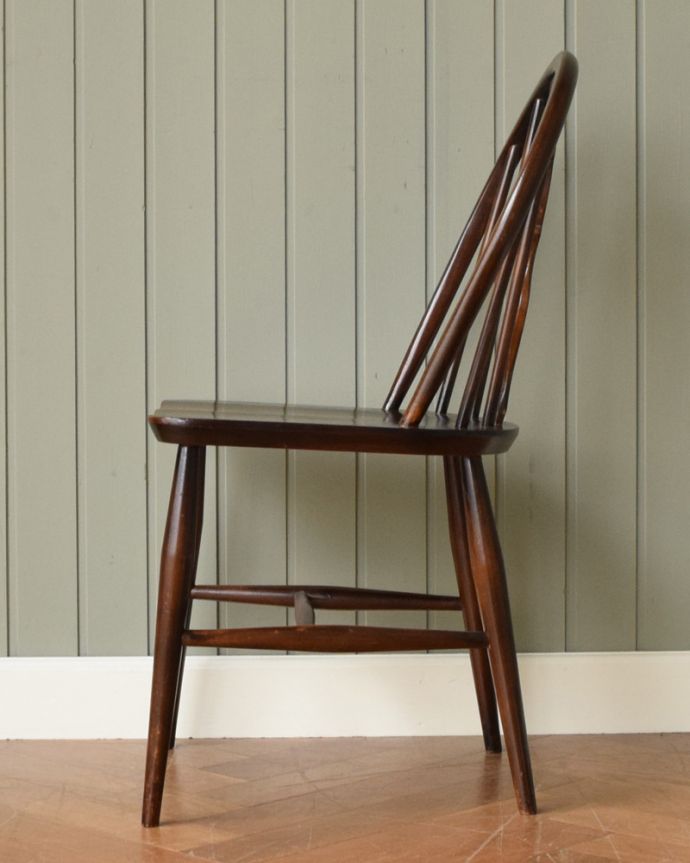 アーコールチェア　アンティーク チェア　アーコールのシスルバックチェア（アップルチョコ色・直線脚）。横から見てもカッコいい！掛け心地のよさも自慢のアーコール。(ear-18m-p)