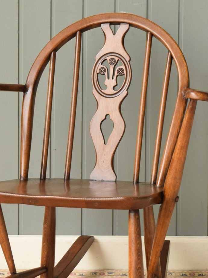 アーコールチェアの背もたれ