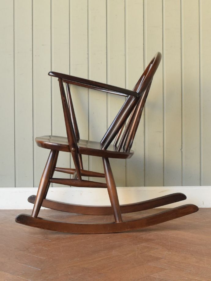 アーコールチェアの側面