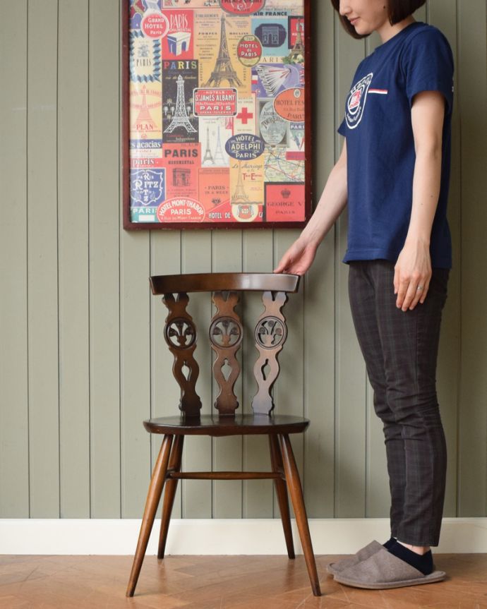 アーコールチェア　アンティーク チェア　アーコールのシスルバックチェア（チョコオリーブ色・ハの字脚・タグ付き）。華やかさNo.1のアーコールアンティークでしか見つけることが出来ないシスルバックチェアは、独創的なデザインでみんなを魅了する華やかさNo.1のアーコールです。(ear-19-cct)