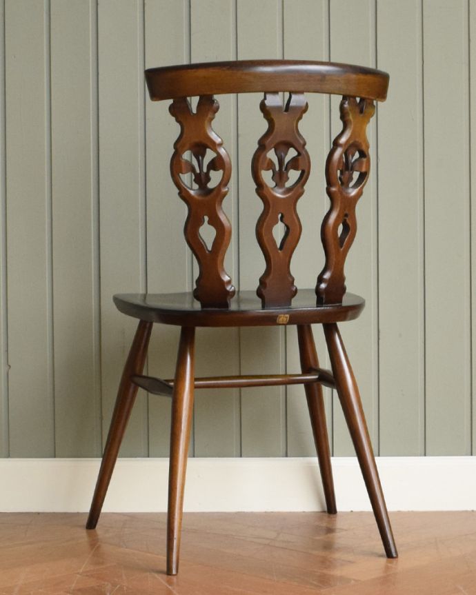 アーコールチェア　アンティーク チェア　アーコールのシスルバックチェア（チョコオリーブ色・ハの字脚・タグ付き）。後ろ姿にも自信アリ！アンティークなので経年変化によるキズはありますが、専門の職人がしっかり修復したアーコールです。(ear-19-cct)