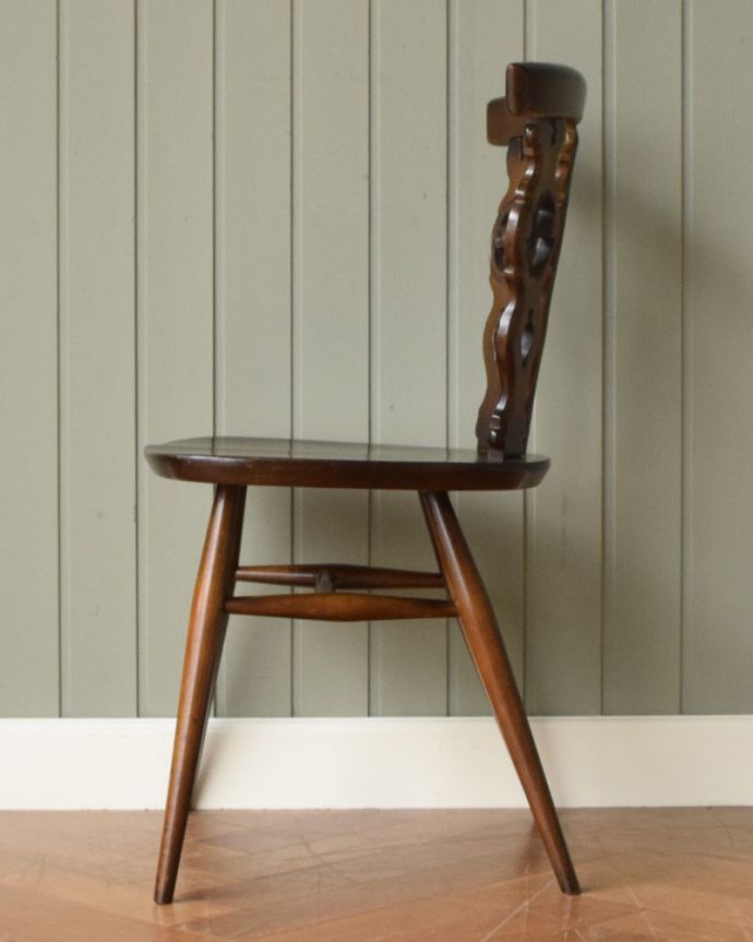 アーコールチェア　アンティーク チェア　アーコールのシスルバックチェア（チョコオリーブ色・ハの字脚・タグ付き）。横から見てもカッコいい！掛け心地のよさも自慢のアーコール。(ear-19-cct)