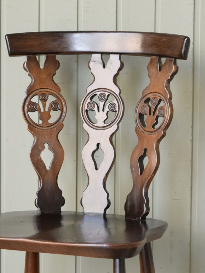 シスルバックチェアの背もたれ