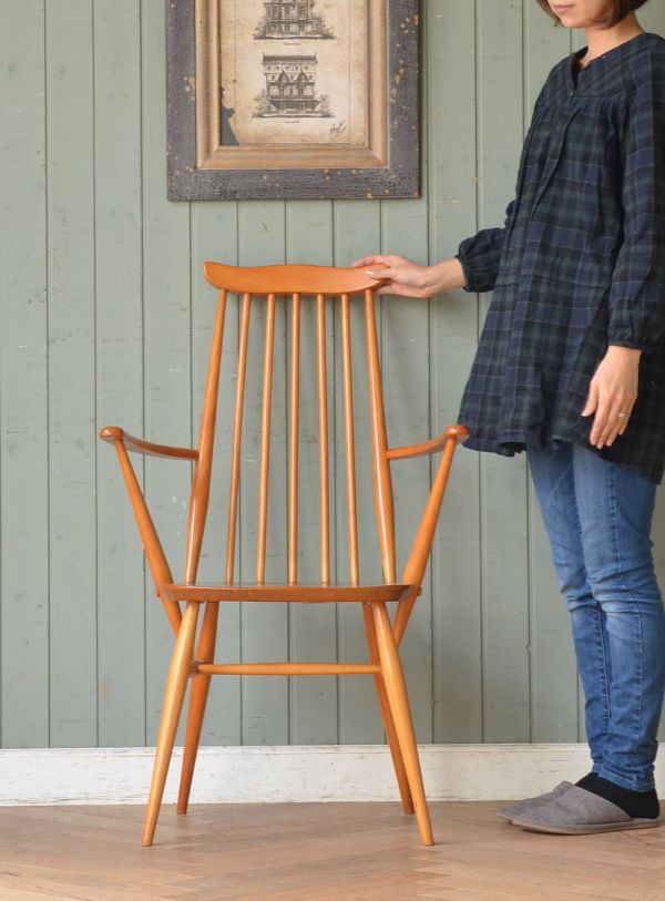 アーコールのゴールドスミスチェア