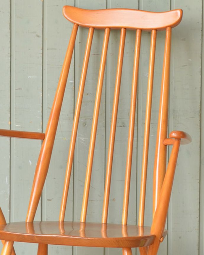 ゴールドスミスチェアの背もたれ