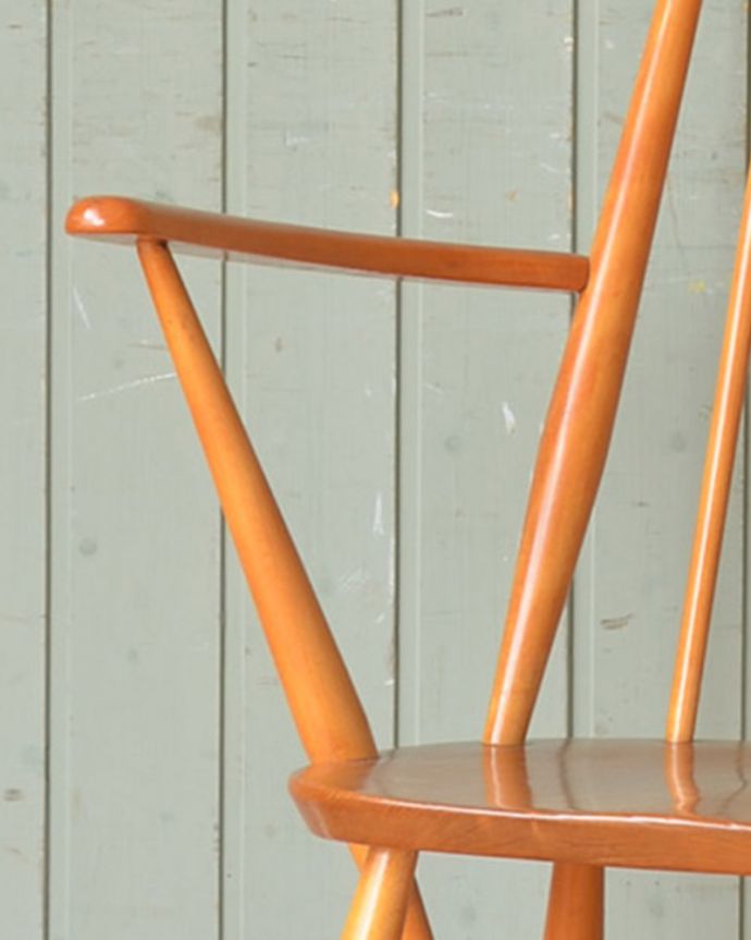 アンティークの椅子のアーム