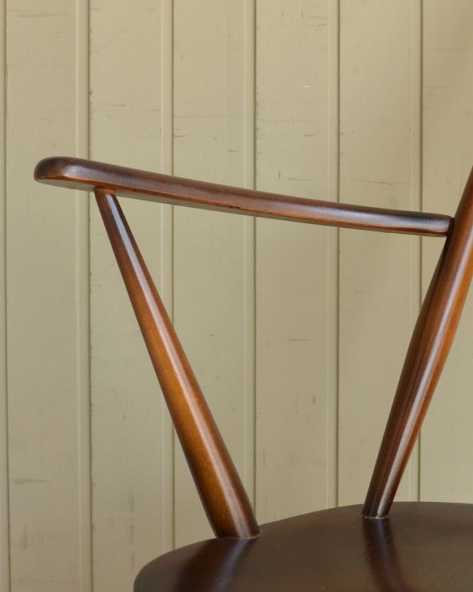 アンティークの椅子のアーム