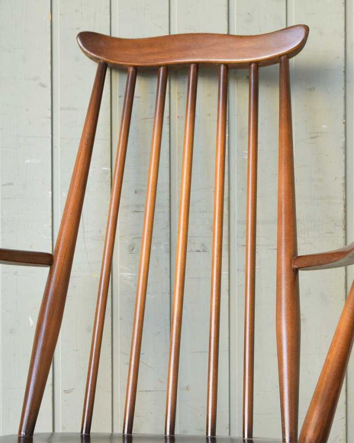 ゴールドスミスチェアの背もたれ