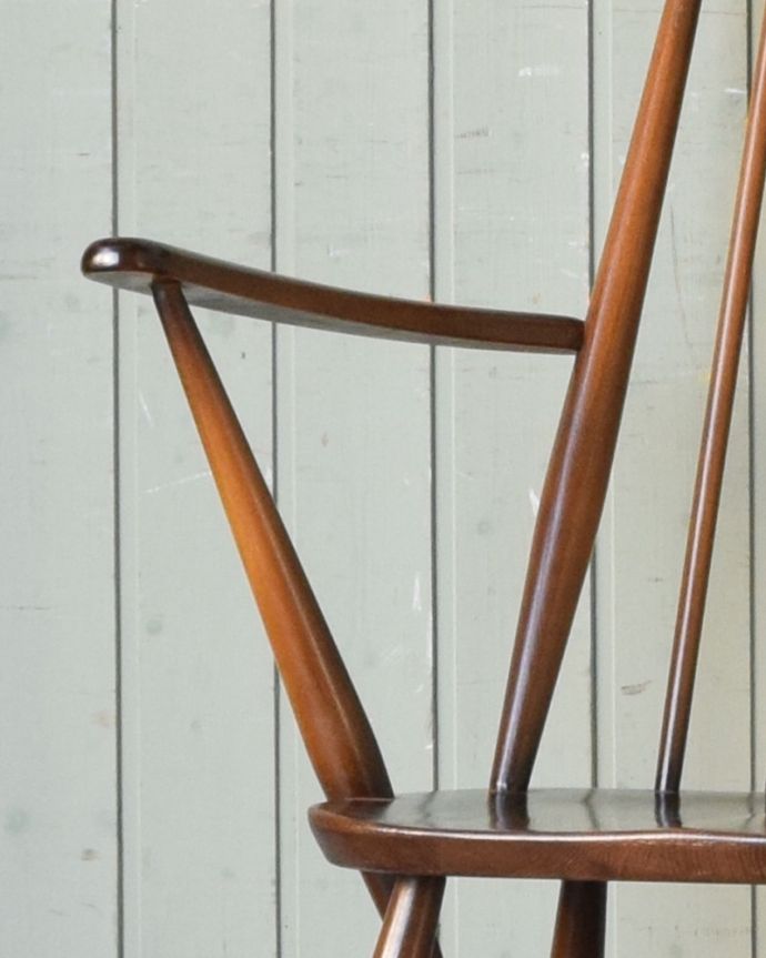 アンティークの椅子のアーム