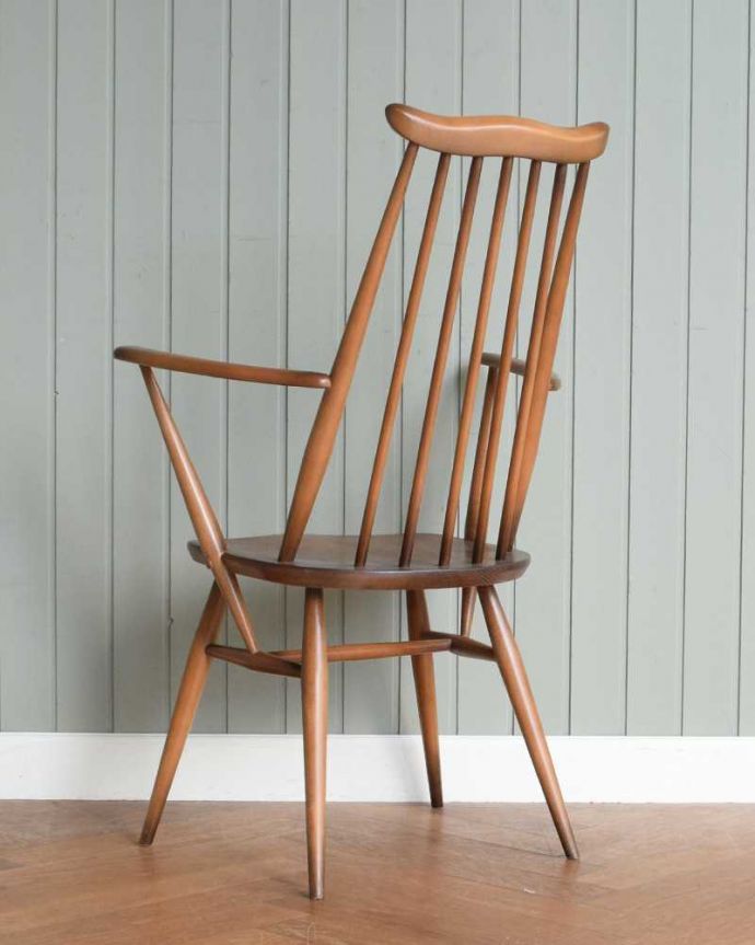 アーコールチェアの後ろ姿