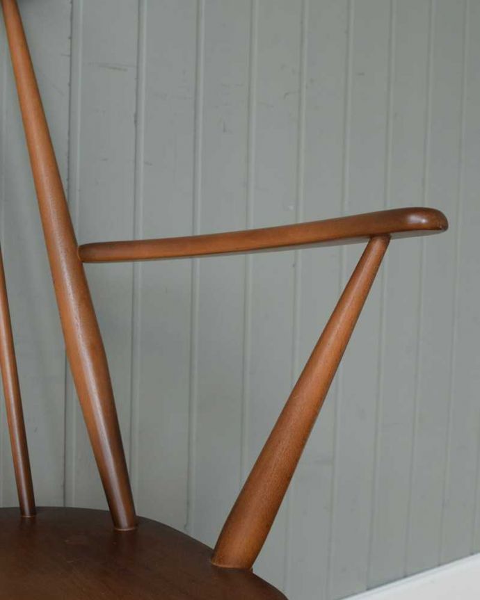 アンティークの椅子のアーム