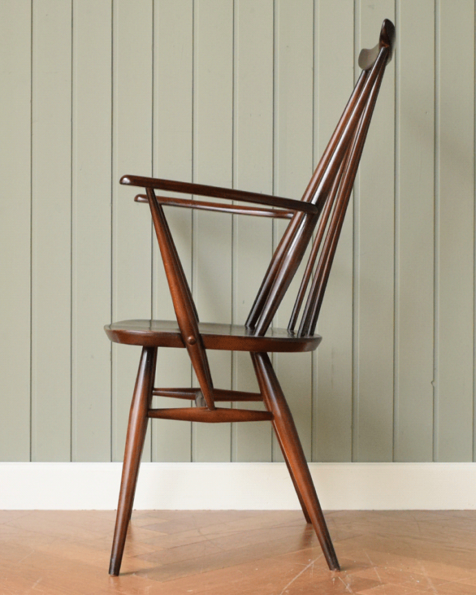 アーコールチェアの側面